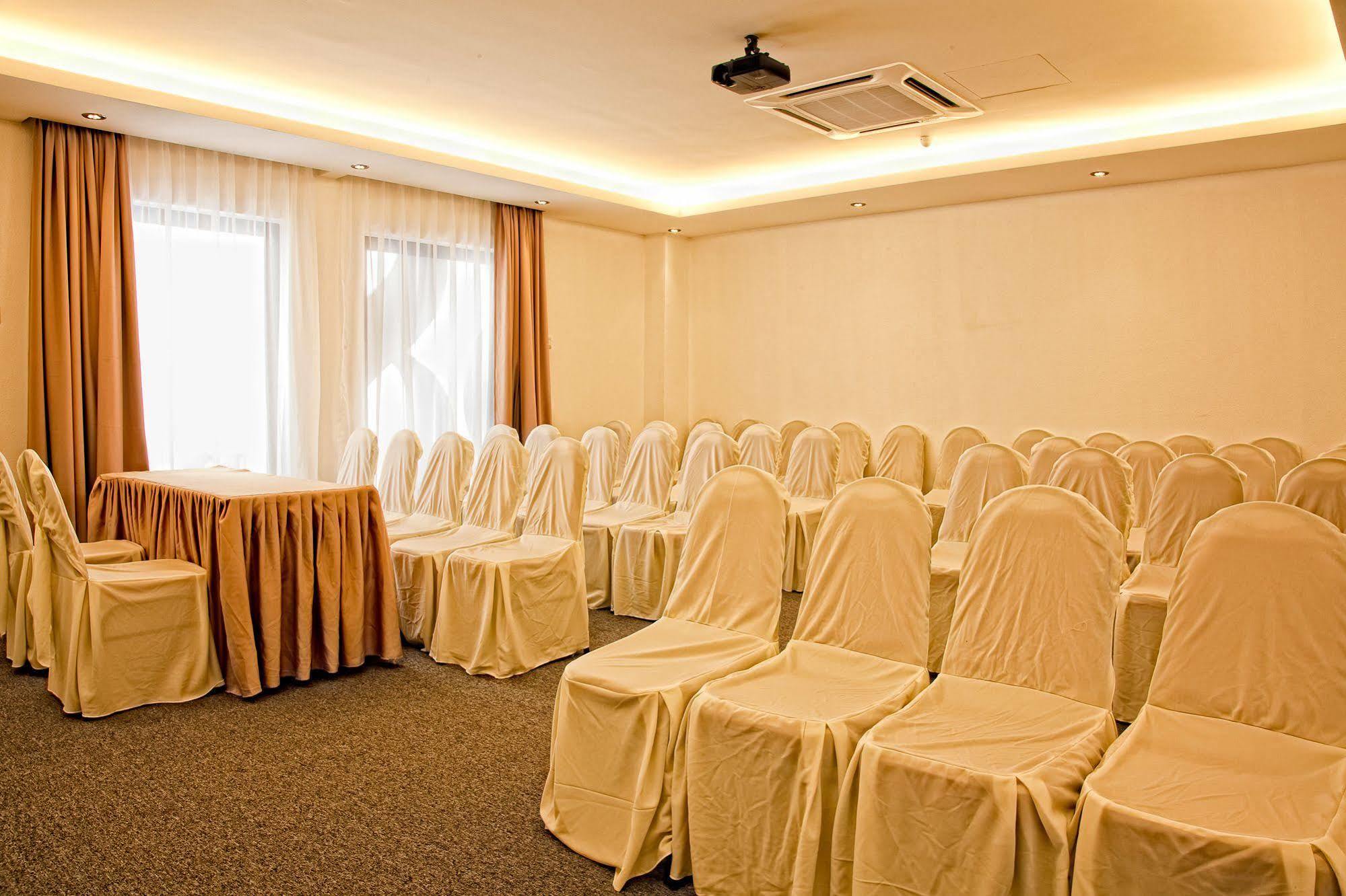 The Leverage Business Hotel - Rawang Esterno foto